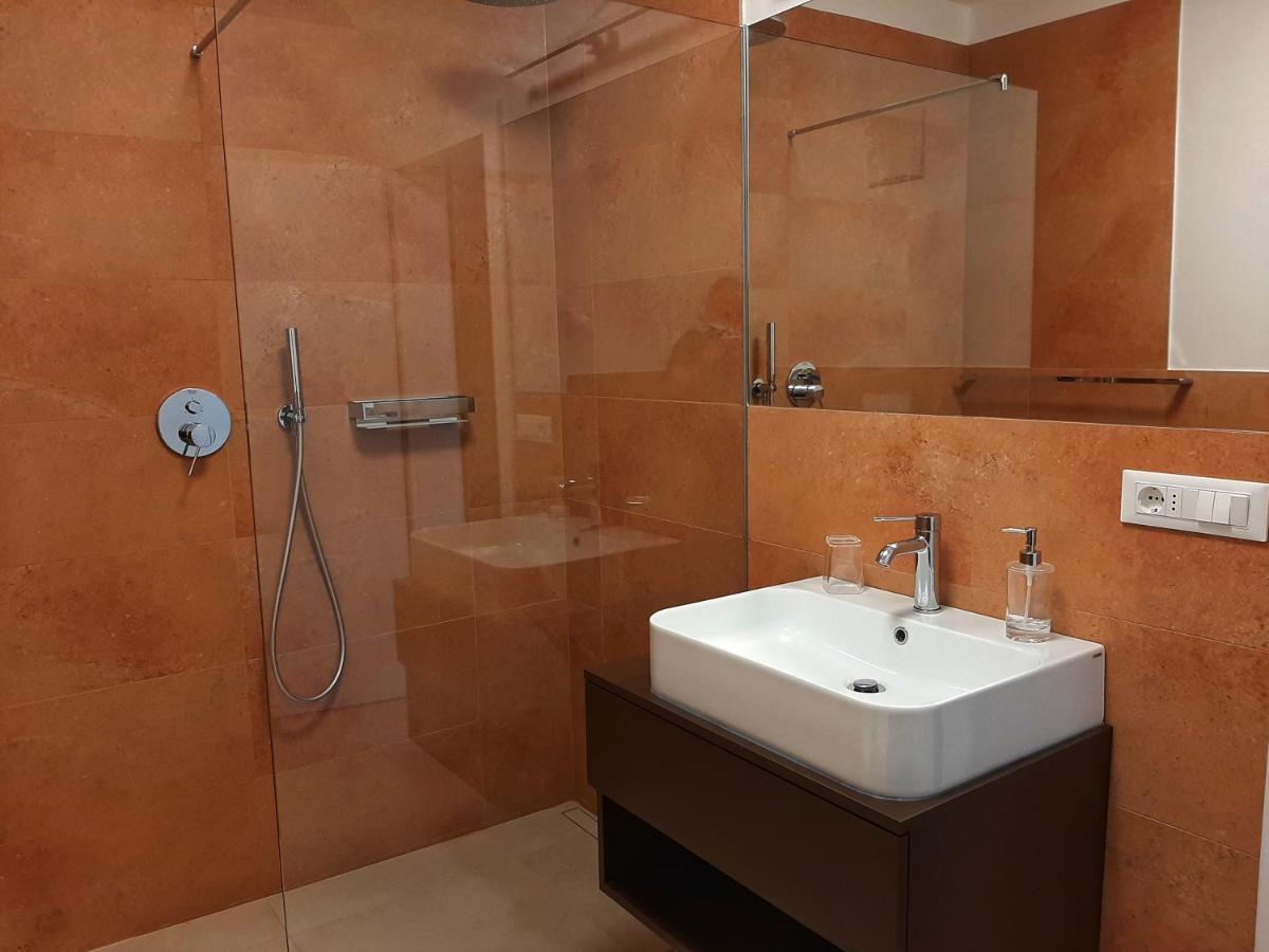 Apartment Lazzeri 도비아코 외부 사진