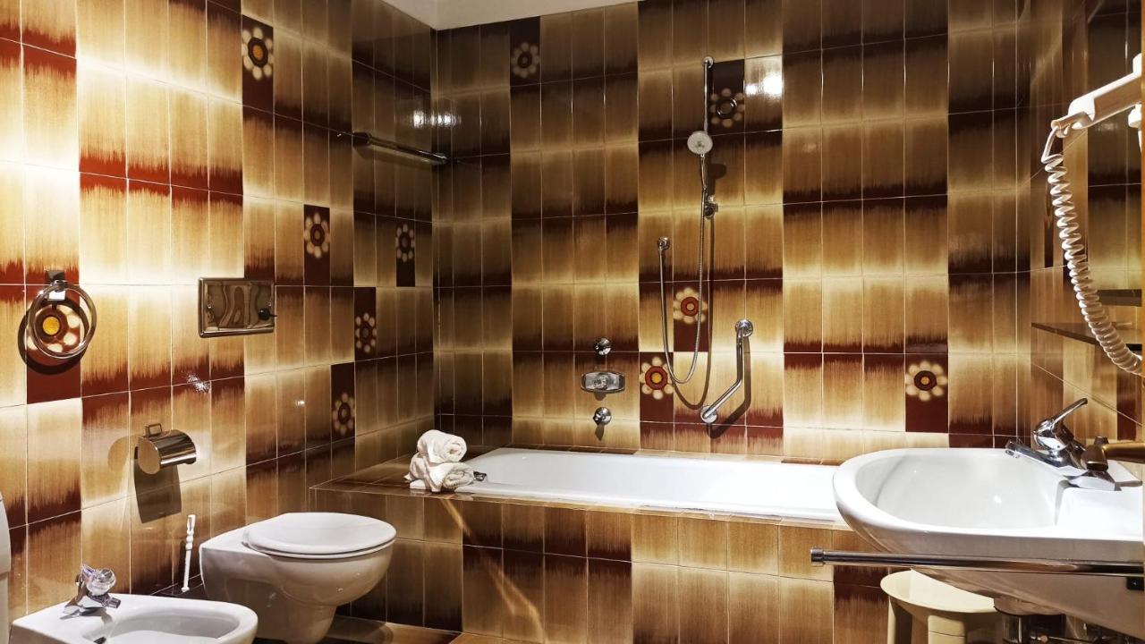 Apartment Lazzeri 도비아코 외부 사진